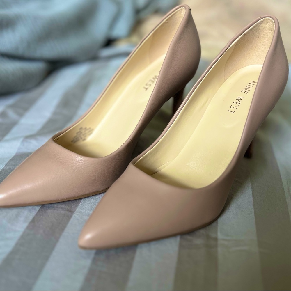 Nine West Etta Light Natural Leather Nude Pumps Size 6
